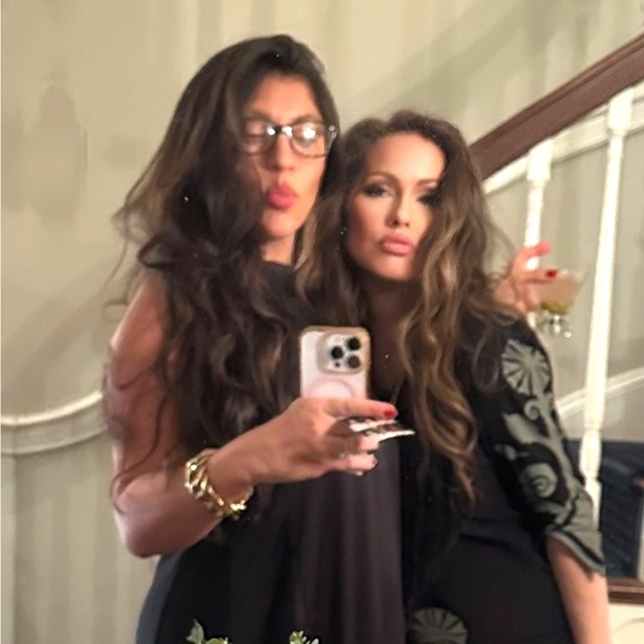 Meet your Posher, Jen - Picture 2 of 16